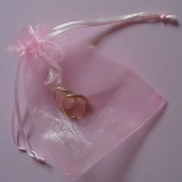 Real natural Diamond 14k solid gold wavy hoop earrings! - Picture 4 of 7